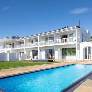 Dolphin Bay Boutique And Guest house