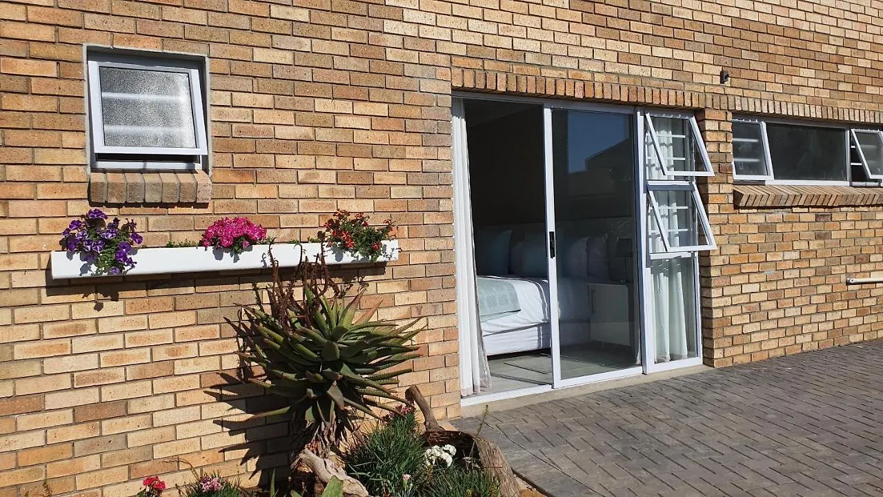 Kelzane Guesthouse Port Elizabeth Guest house