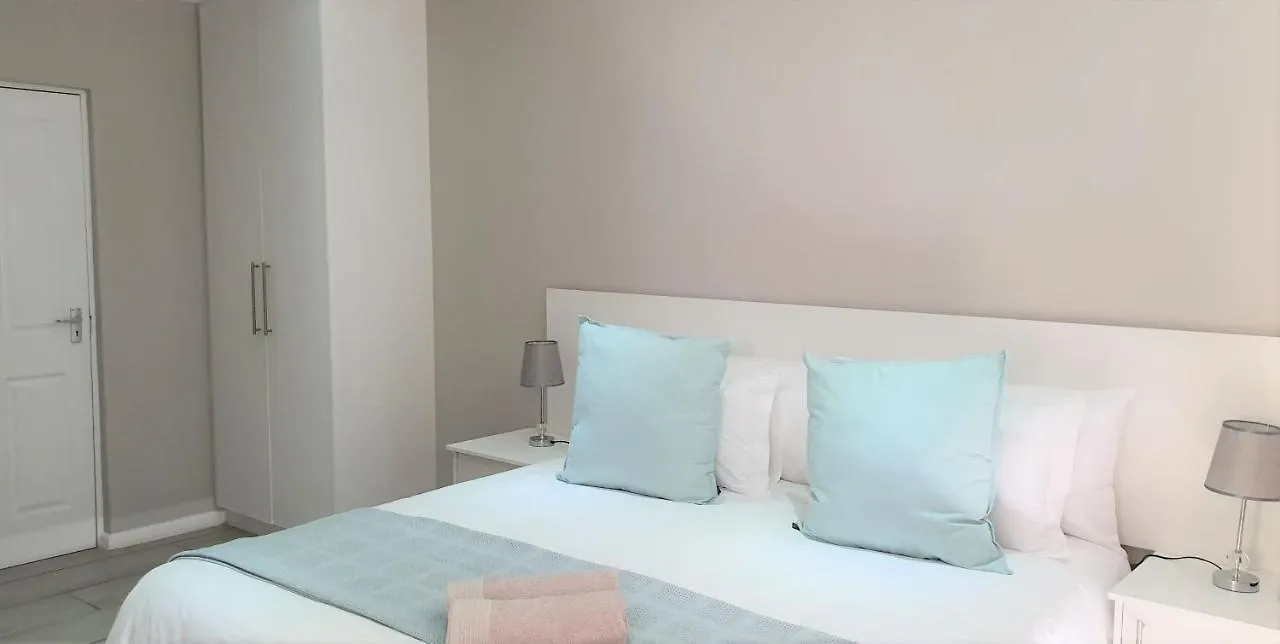 Kelzane Guesthouse Port Elizabeth Guest house